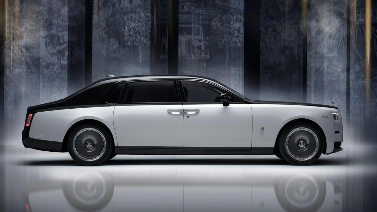 Rolls-Royce Phantom Centenary Volledig Zijaanzicht - 100 Jaar Luxe