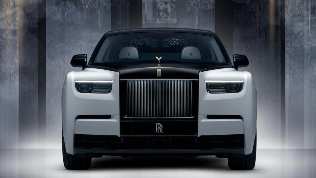Rolls-Royce Phantom Centenary Vooraanzicht - Iconische Pantheon Grille