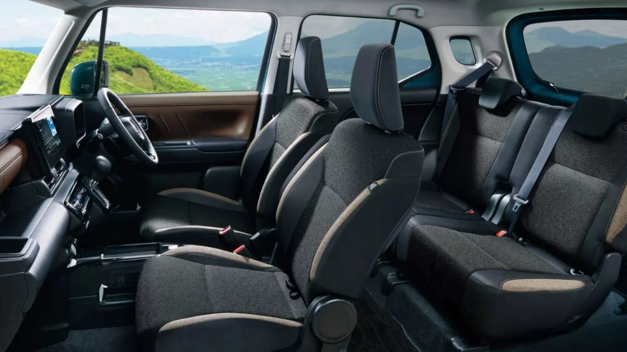 Suzuki Xbee 2025 Compleet Interieur met 5-Zits Configuratie