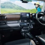 Suzuki Xbee 2025 Passagierszijde Dashboard met Bruin Leereffect Afwerking