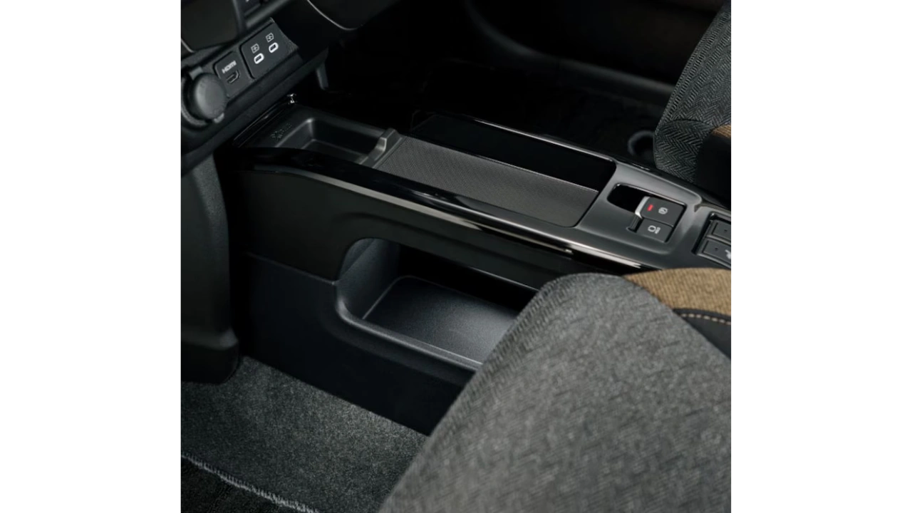 Suzuki Xbee 2025 middenconsole