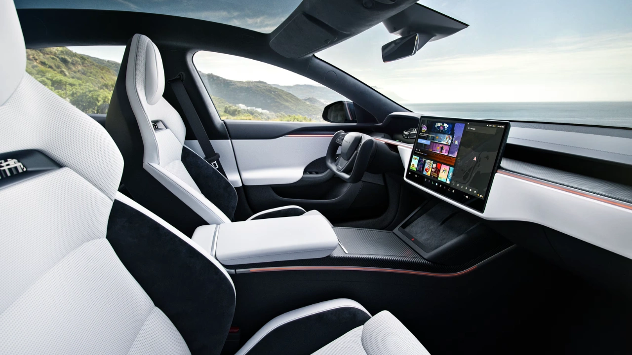 Tesla Model S 2025 Premium Wit Interieurontwerp