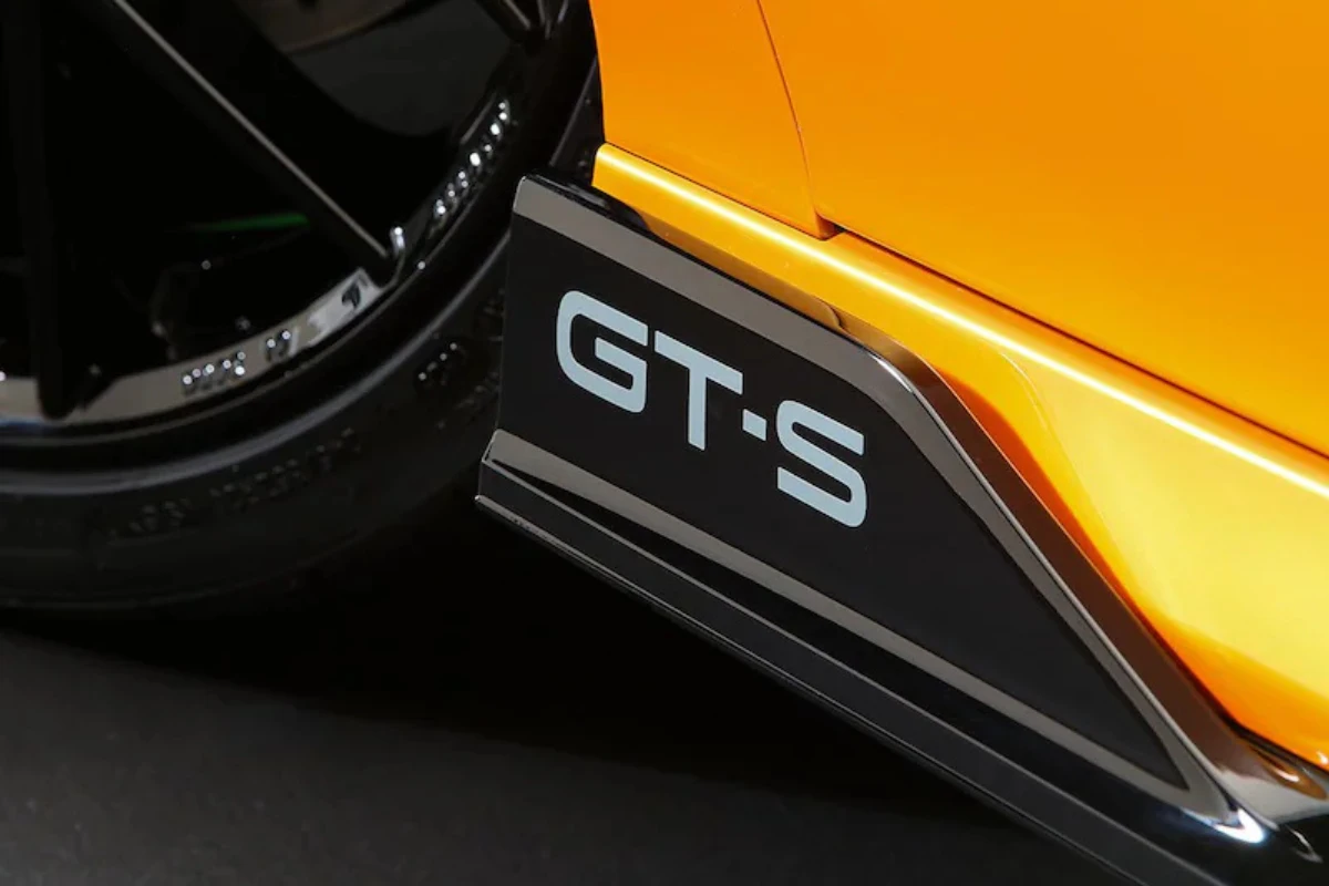 Toyota Camry GT-S Concept Zijbadge - GT-S Embleem Detail