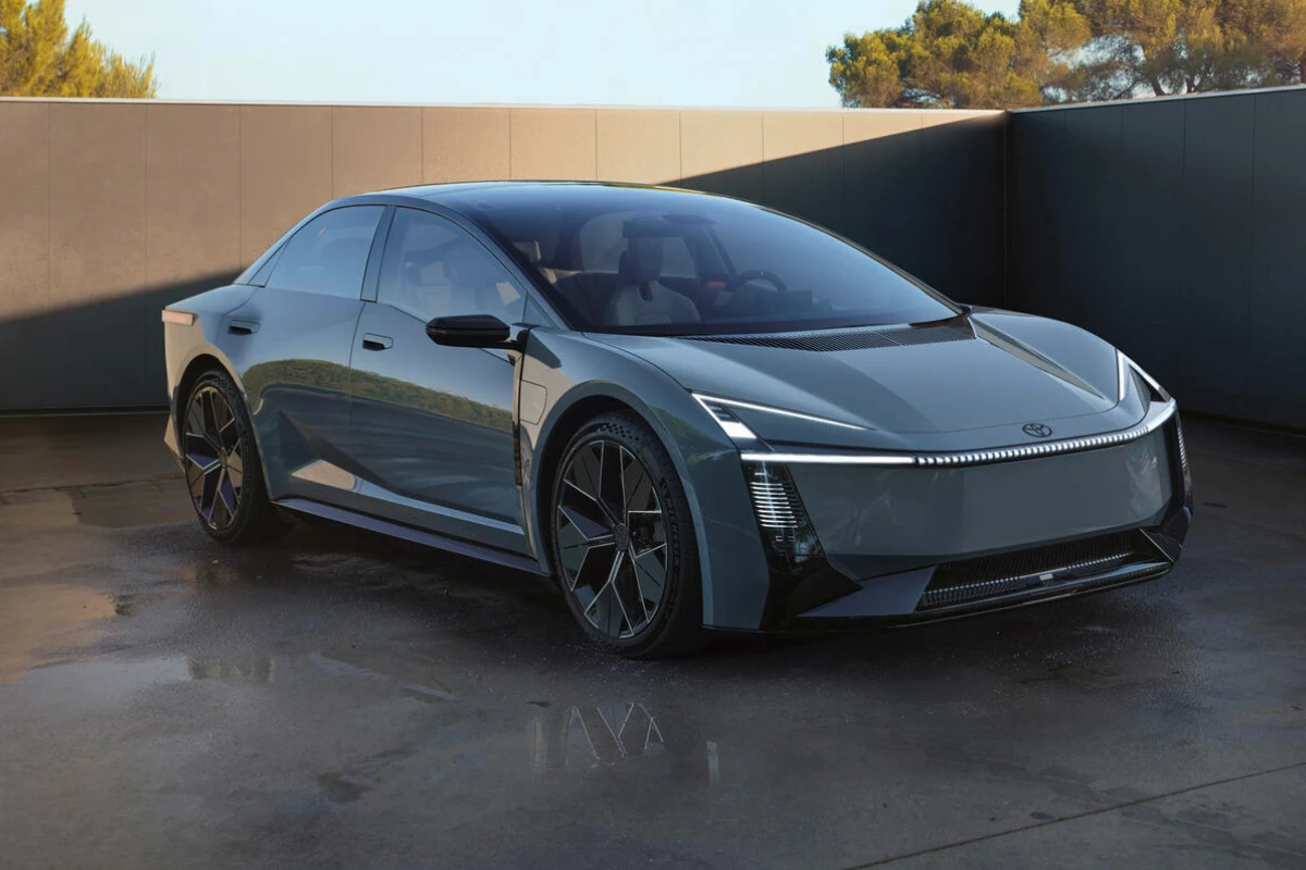 Toyota Corolla Concept 2025 Lage-Hoek Voor Driekwart Stand