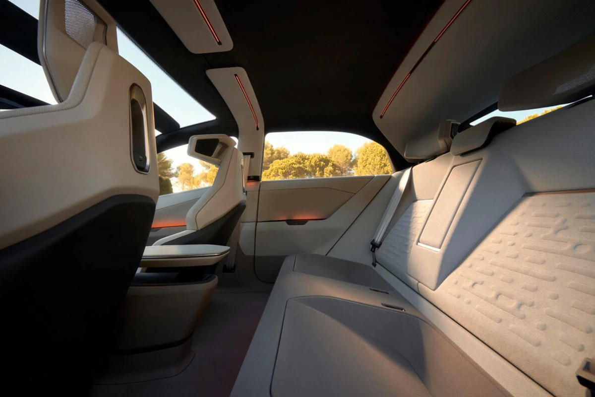 Toyota Corolla Concept 2025 Ruime Achtercabine en Premium Zitplaatsen