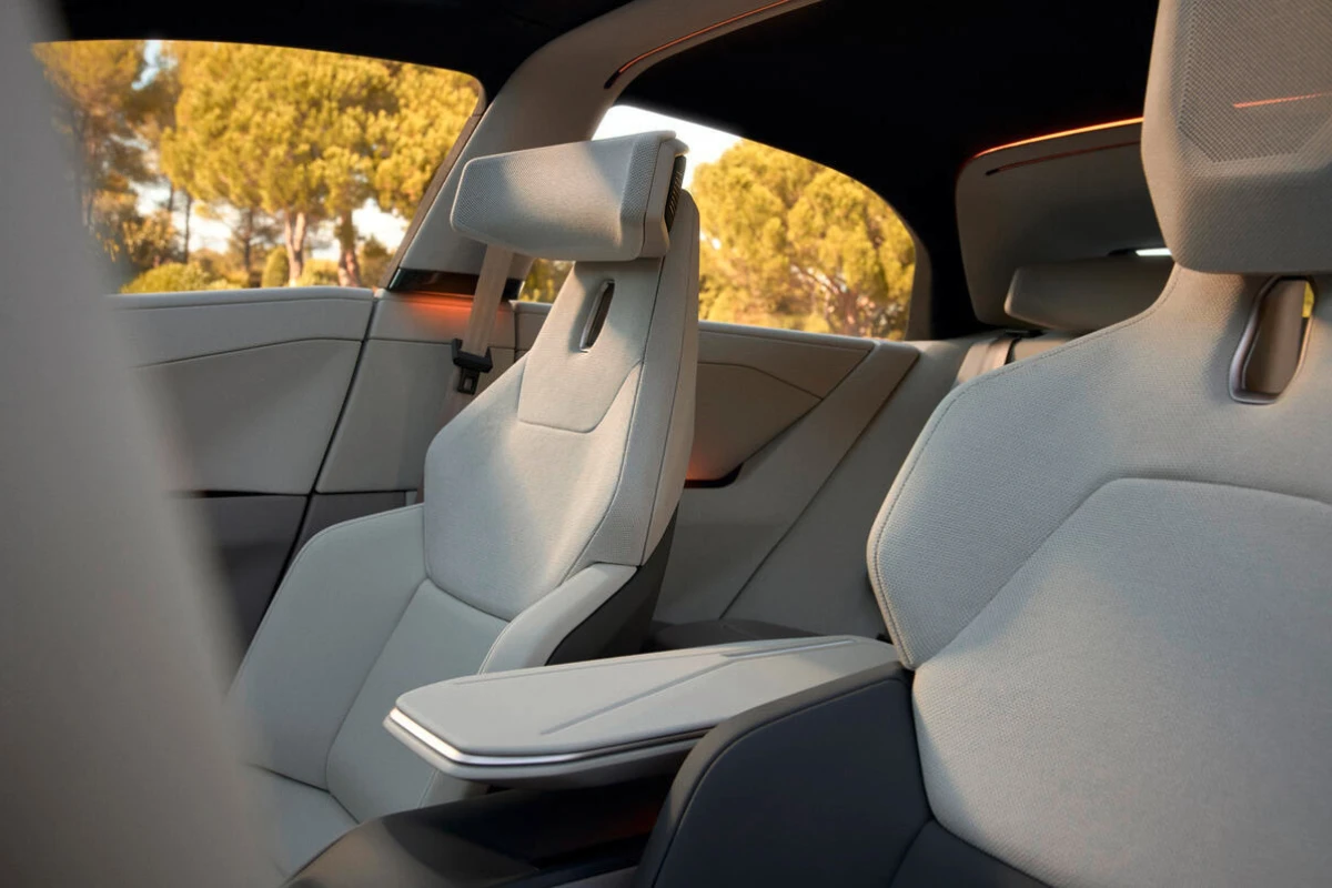 Toyota Corolla Concept 2025 Voorstoelen