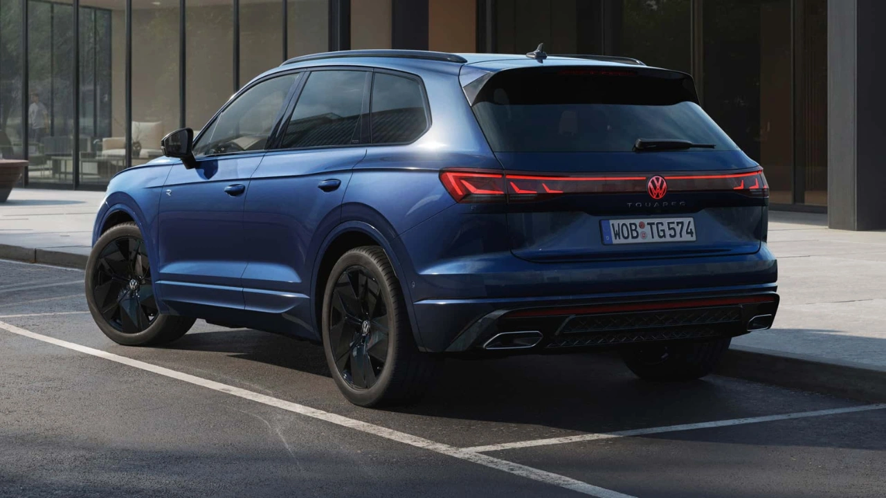 Volkswagen Touareg Final Edition Achteraanzicht Drie-Kwart Design met LED-Achterlichten
