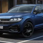 Volkswagen Touareg Final Edition Vooraanzicht Drie-Kwart in Lapiz Blauw