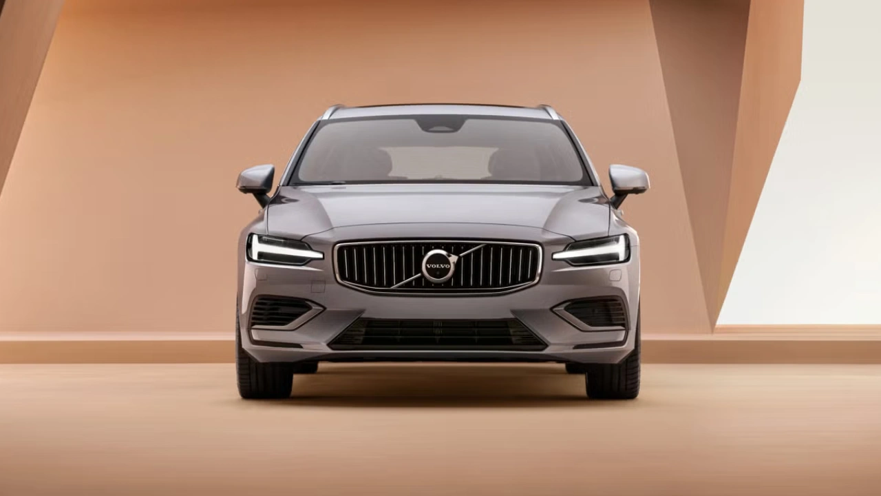 Volvo V60 T8 AWD Performance Edition Vooraanzicht - 455 PK Plug-in Hybride Wagon