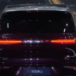 Voyah Taishan Achter Driekwart Aanzicht