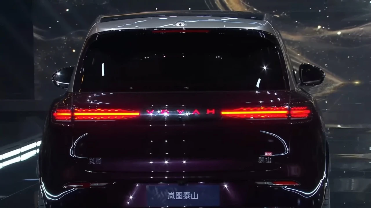 Voyah Taishan Achter Driekwart Aanzicht