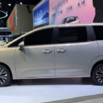 Wuling Xingguang 730 Compleet Zijprofiel