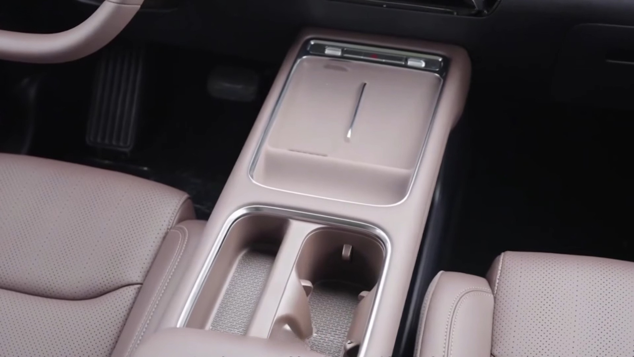 Wuling Xingguang 730 Middenconsole Opbergruimte