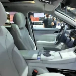 2026 Chery Exeed Exlantix ET5 Voorstoelen Perspectief met Premium Crème Leer