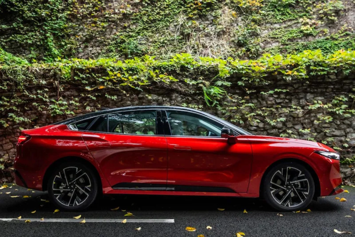 2026 Ford Mondeo Compleet Zijprofiel Aanzicht