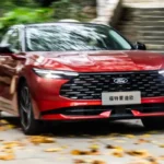 2026 Ford Mondeo Dynamisch Vooraanzicht in Beweging