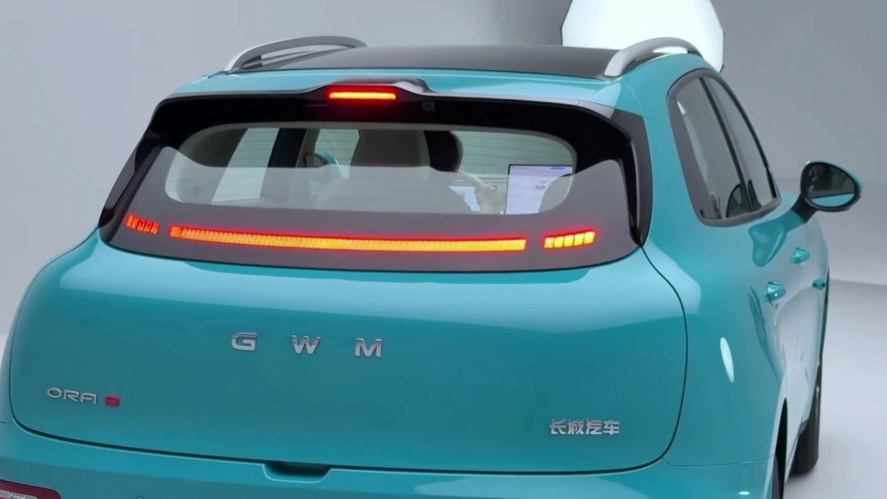 2026 GWM Ora 5 Achteraanzicht met Verlichte Horizontale Achterlichtstrip