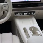 2026 GWM Ora 5 Middenconsole met Draadloos Snellaad Paneel