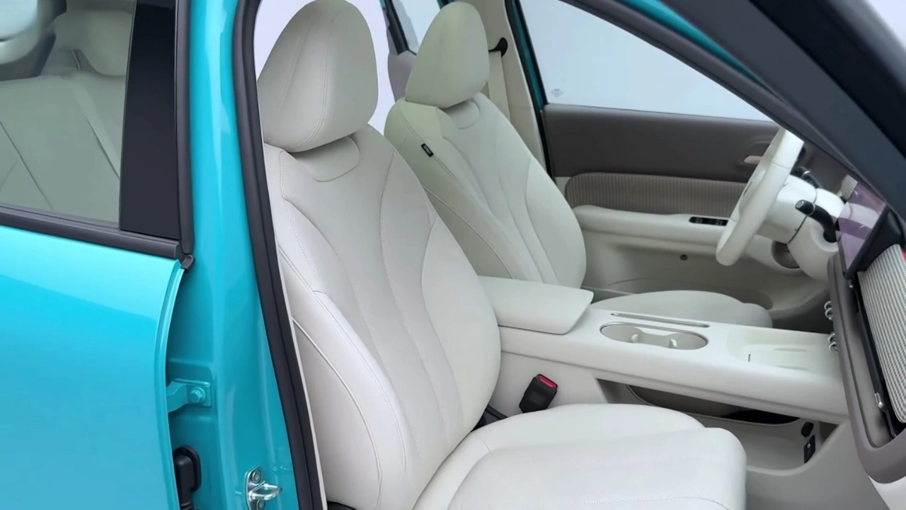 2026 GWM Ora 5 Voorstoelen in Dawn White Interieur Thema