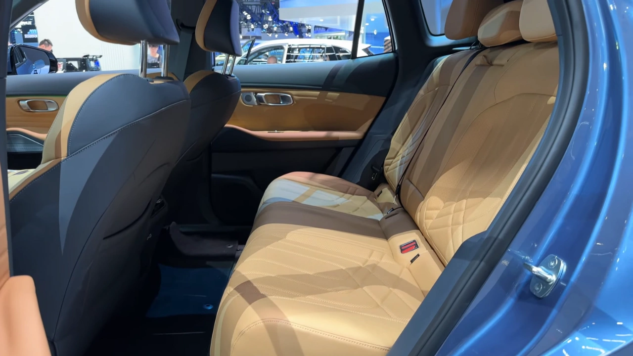 2026 Geely Galaxy Starship 7 EM-i Achterpassagiersbanken en Beenruimte