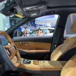 2026 Geely Galaxy Starship 7 EM-i Interieur Zijaanzicht met Panoramisch Schuifdak