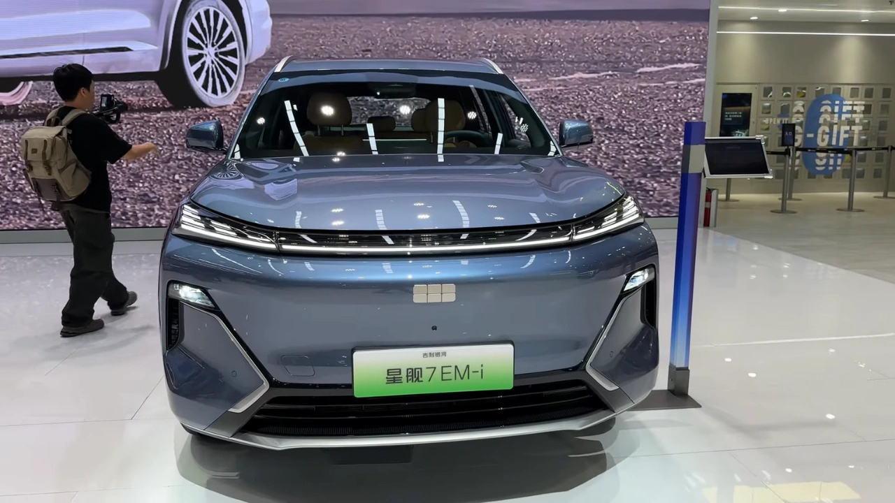 2026 Geely Galaxy Starship 7 EM-i Recht Vooraanzicht