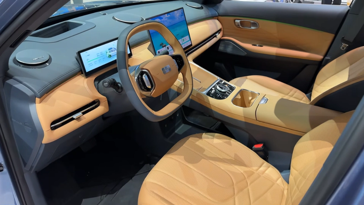 2026 Geely Galaxy Starship 7 EM-i Volledig Interieur Dashboard en Cabine Aanzicht