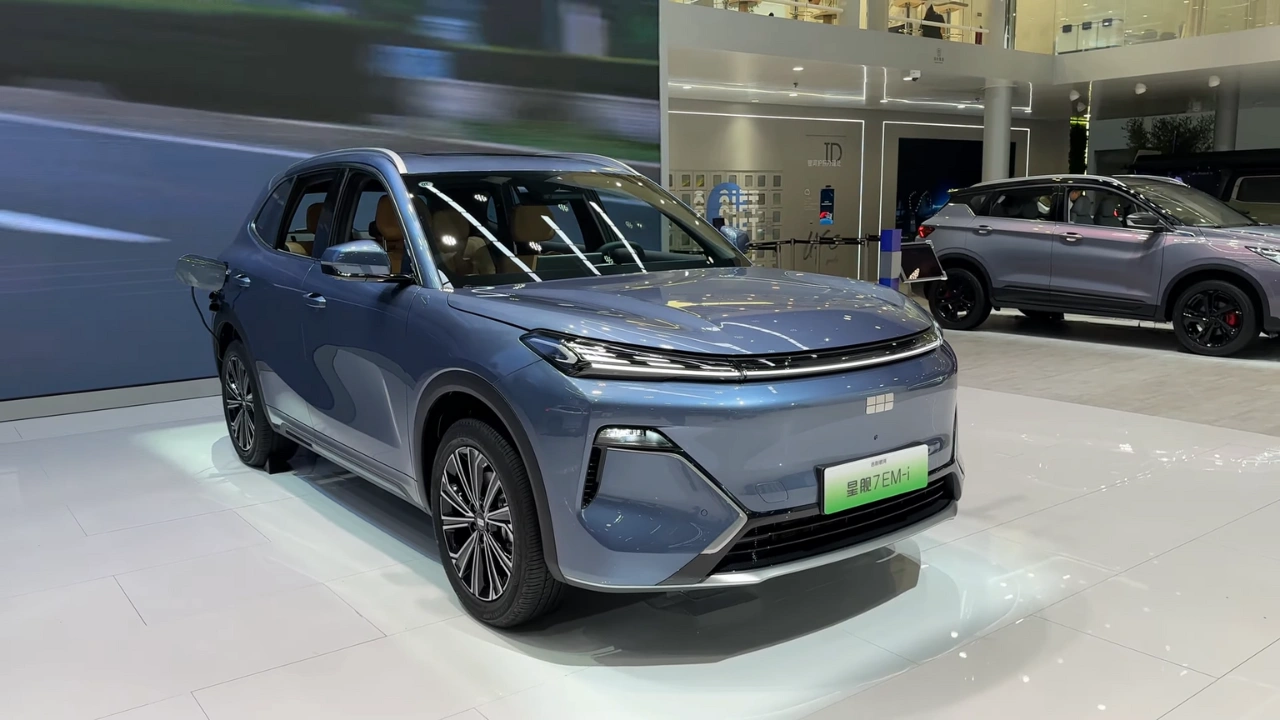 2026 Geely Galaxy Starship 7 EM-i Voorkant Driekwart Aanzicht