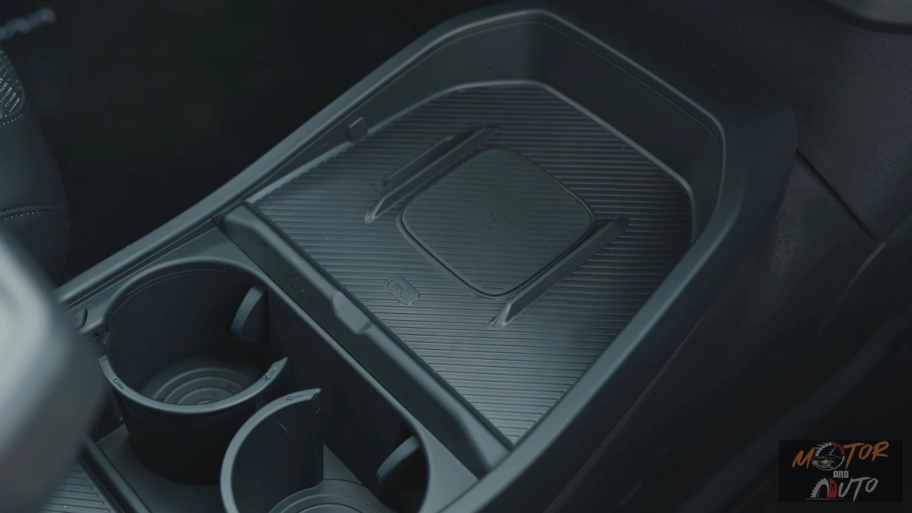 2026 Kia EV4 Draadloze Oplaadpad Detail