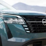 2026 Nissan Pathfinder Grille en Koplampen Detail