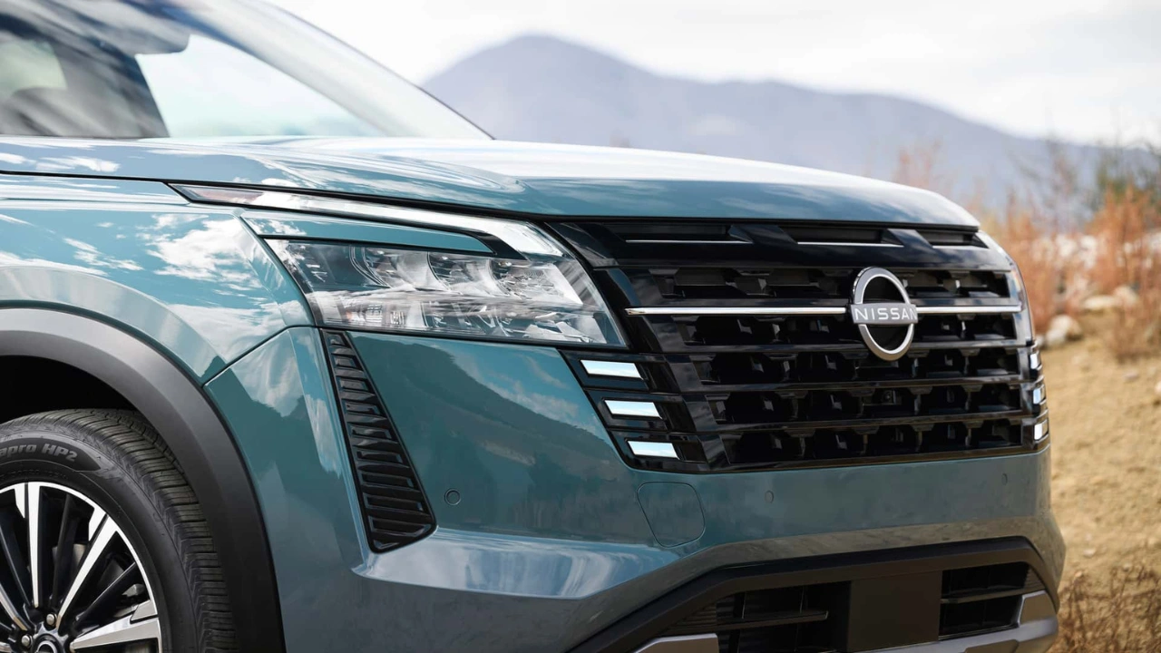 2026 Nissan Pathfinder Grille en Koplampen Detail