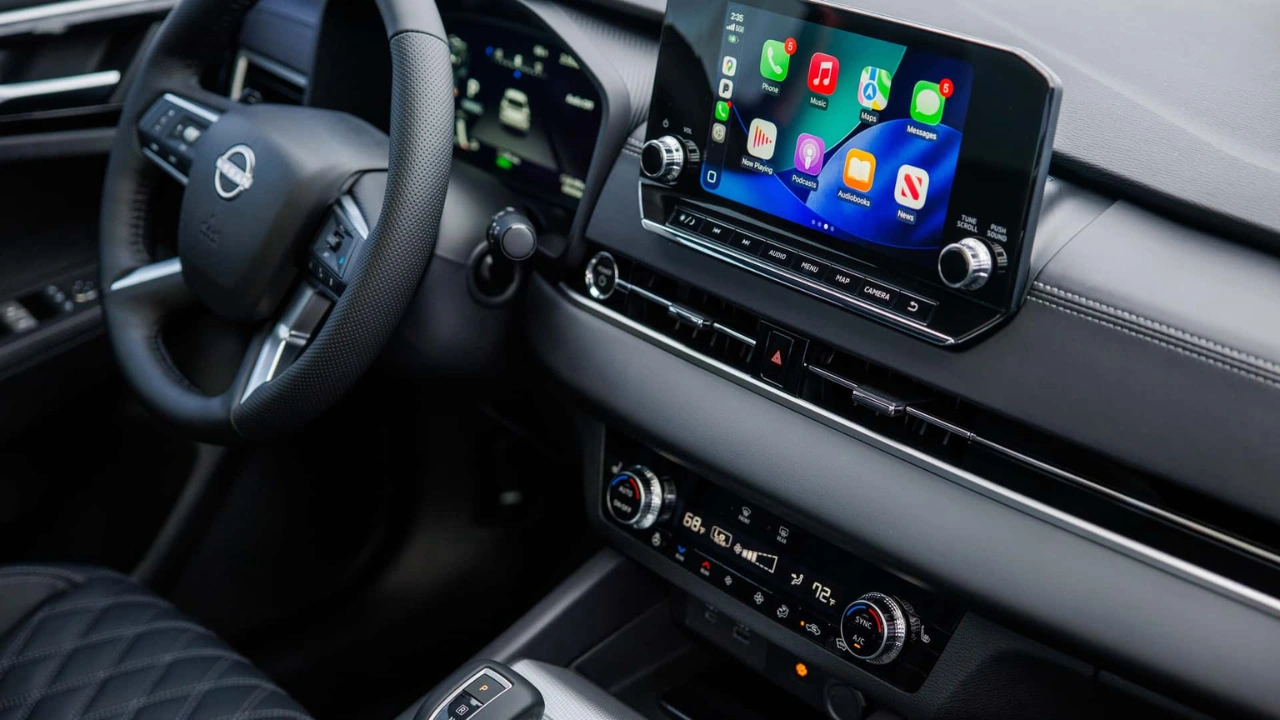 2026 Nissan Rogue PHEV 9-Inch Touchscreen met Draadloze Apple CarPlay