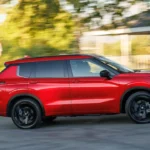 2026 Nissan Rogue PHEV Dynamisch Zijprofiel