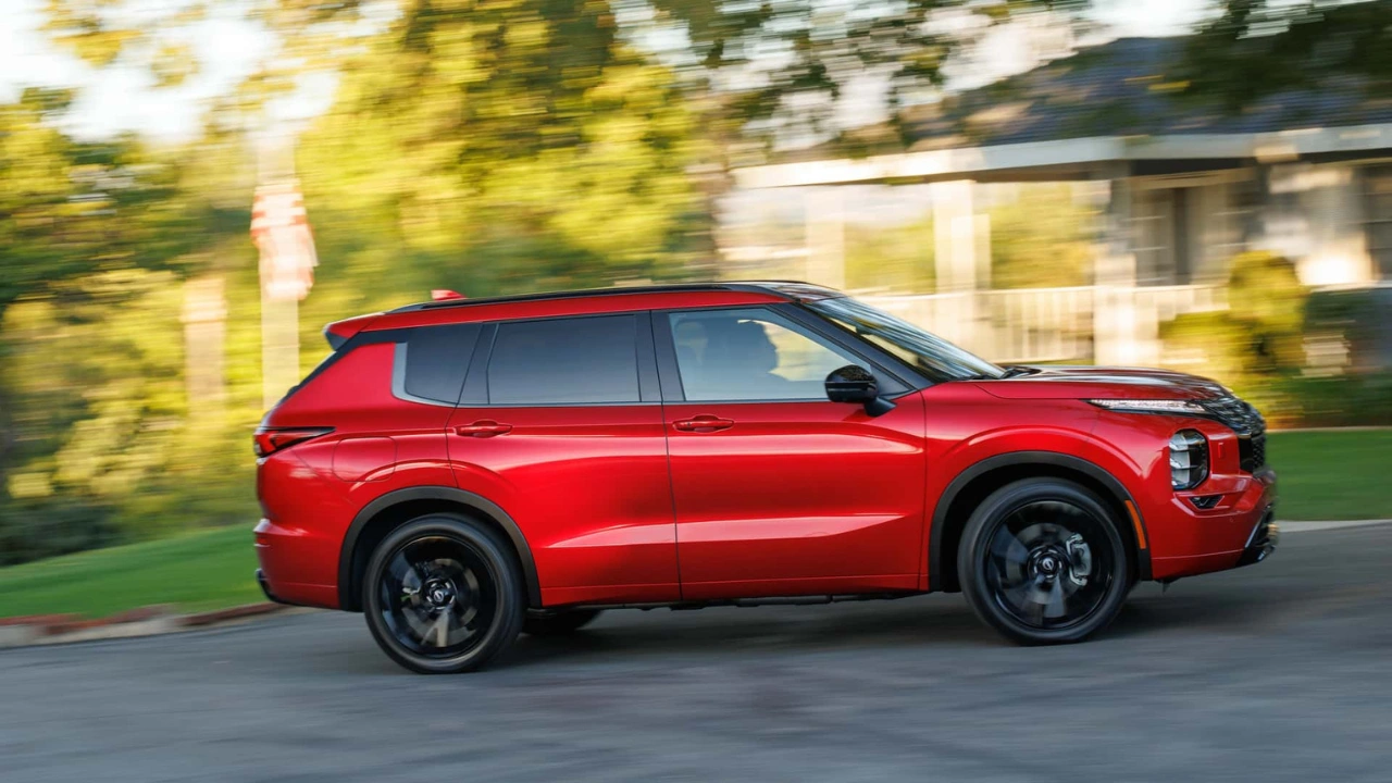 2026 Nissan Rogue PHEV Dynamisch Zijprofiel