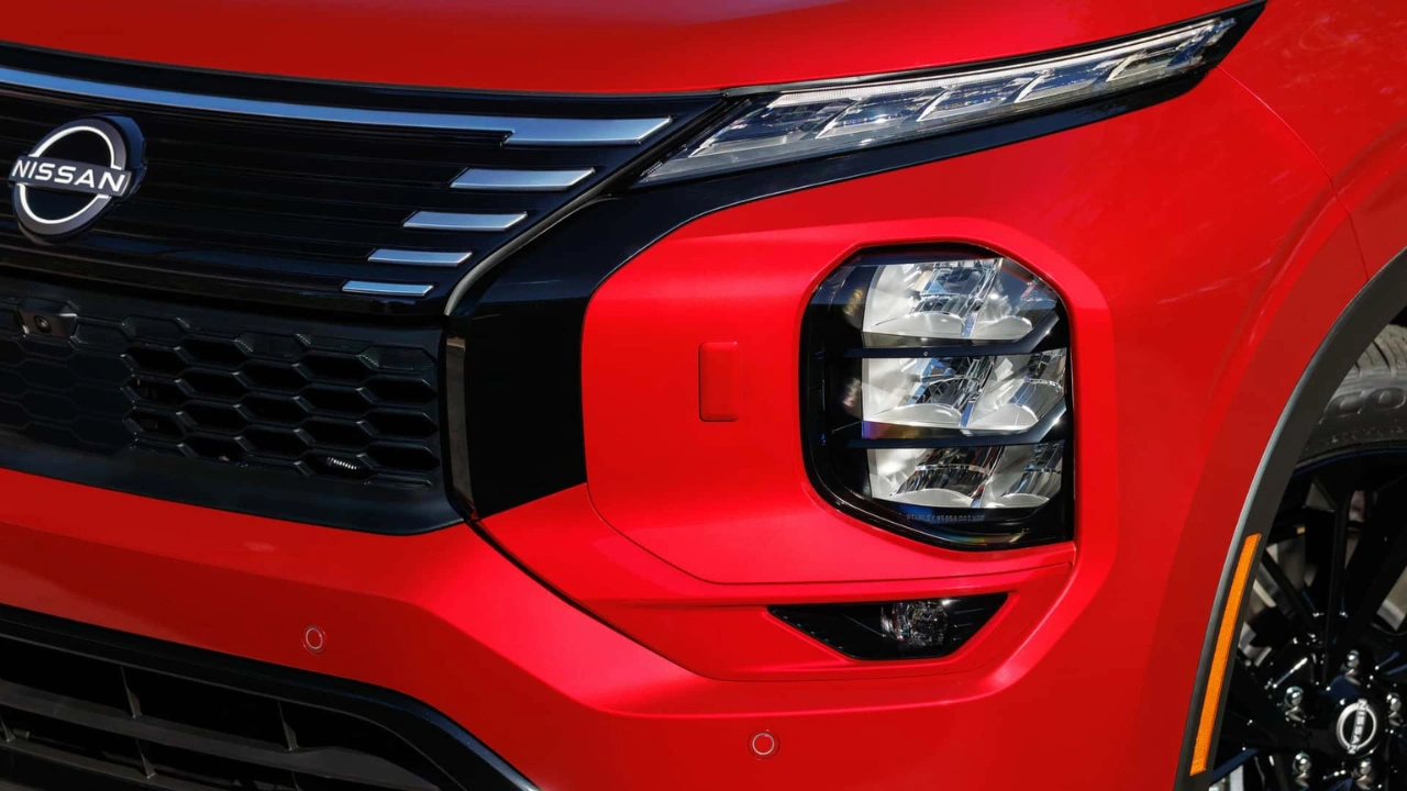 2026 Nissan Rogue PHEV Voorzijde LED Koplamp