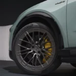 2026 Porsche Cayenne Electric 22-inch Wiel en Gele Remklauw