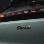 2026 Porsche Cayenne Turbo Electric Badge en LED Achterlichtbalk