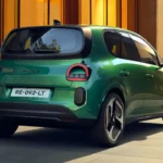 2026 Renault Twingo E-Tech Electric Groen Achter Drie-Kwart Stedelijk