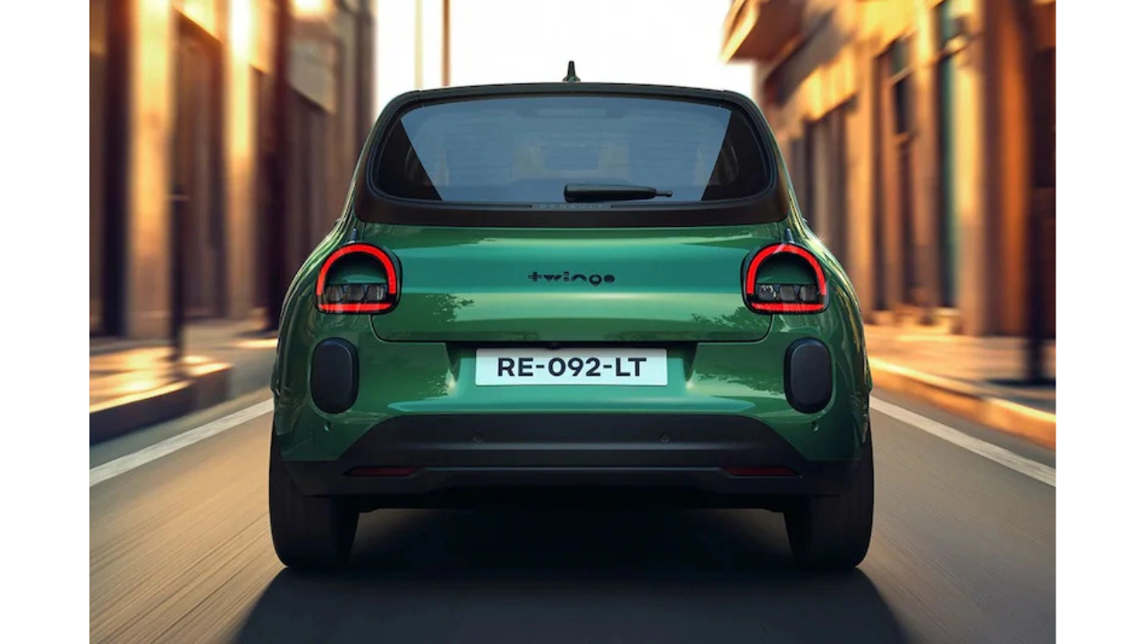 2026 Renault Twingo E-Tech Electric Groen Achter Straataanzicht
