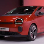 2026 Renault Twingo E-Tech Electric Vooraanzicht Studio Opname