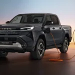 2026 Toyota Hilux BEV Opladen bij Elektrisch Oplaadstation