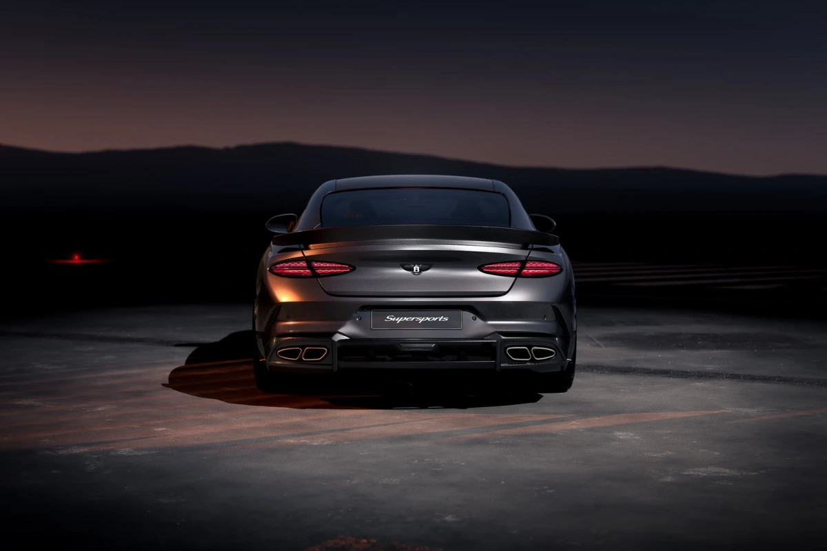 2027 Bentley Continental GT Supersports Direct Achteraanzicht met Titanium Uitlaat