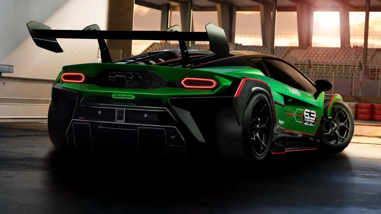 2027 Lamborghini Temerario Super Trofeo Driekwart Achteraanzicht op Circuit