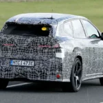 BMW iX3 M Achteraanzicht Toont Performance Aerodynamische Elementen