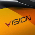 Citroën Basalt Vision Badge Detail op Amber Yellow Carrosseriepaneel