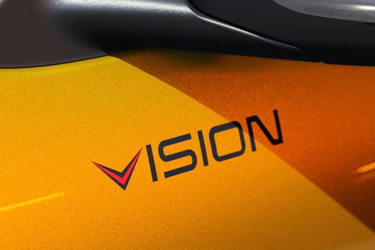 Citroën Basalt Vision Badge Detail op Amber Yellow Carrosseriepaneel