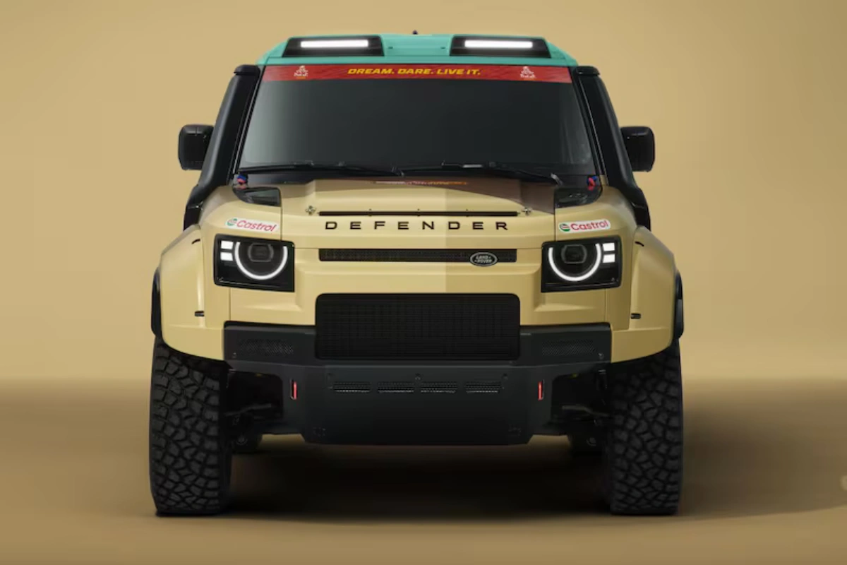 Defender Dakar D7X-R Vooraanzicht Klaar voor Rally 2026