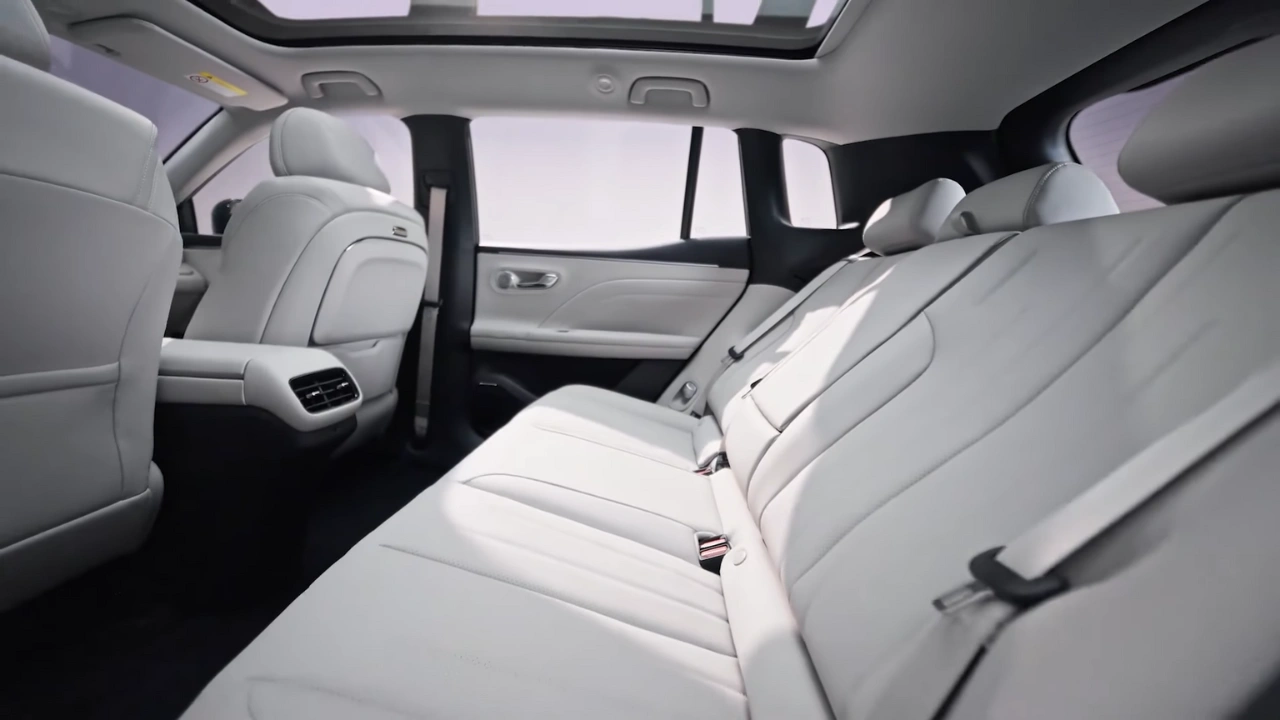 GAC Aion i60 Achterpassagiersruimte - Premium Comfort en Ventilatie