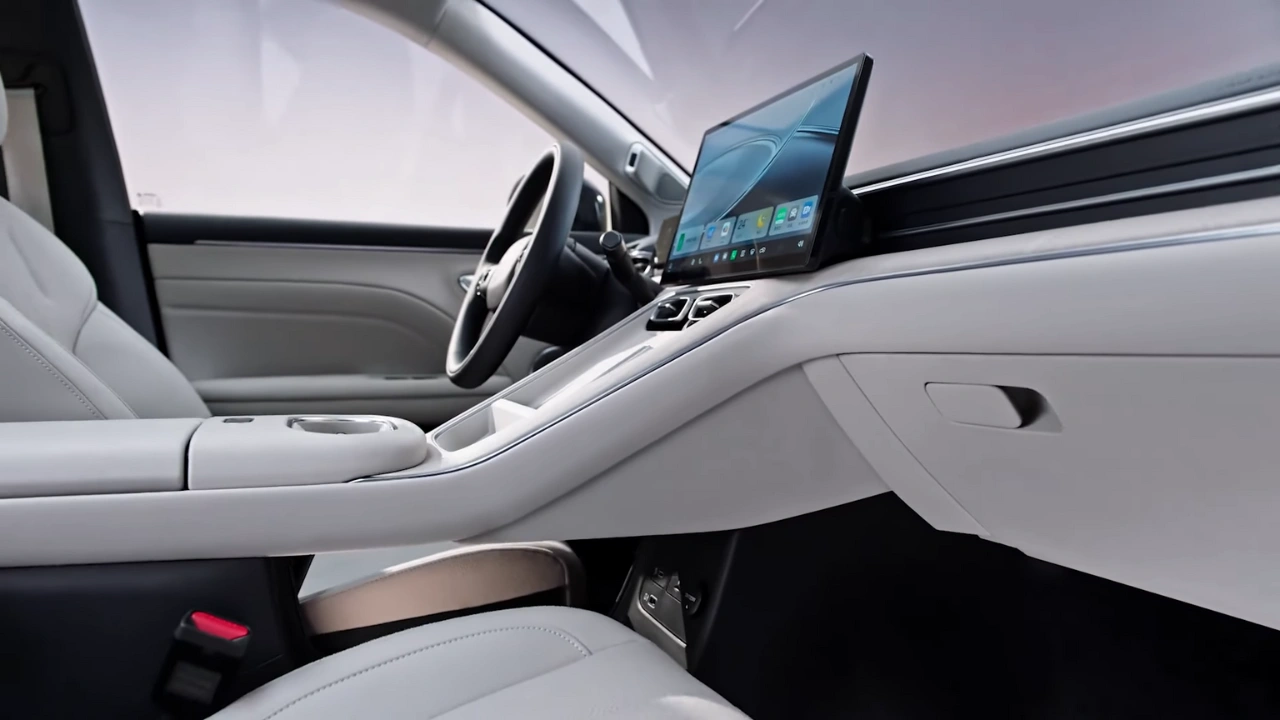 GAC Aion i60 Middenconsole - Dubbele Draadloze Oplaadtechnologie