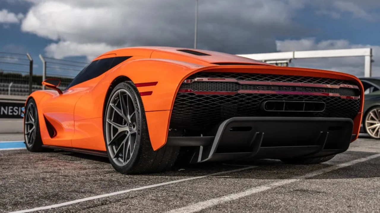 Genesis Magma GT Concept Achterontwerp - Brede Spatborden en GT Raceauto Proporties